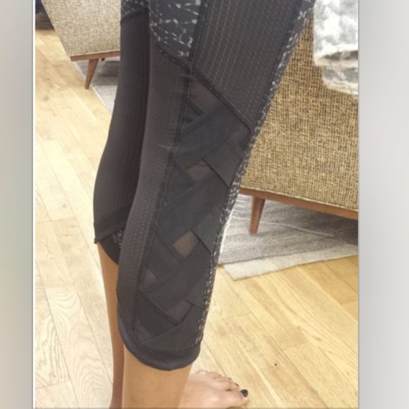 Lululemon Var-City Crop Samba Snake Black 4 - Picture 2 of 9